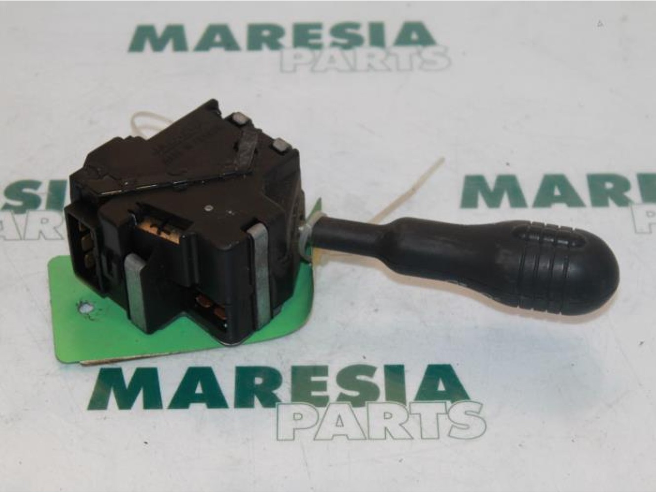 Renault - Twingo - Indicator switch