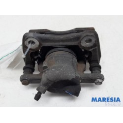 Renault - Clio - Front brake calliper, right