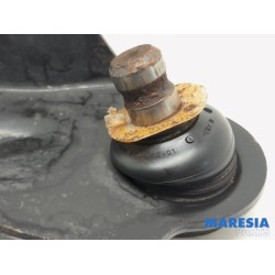 Renault - Clio - Front lower wishbone, left