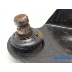 Renault - Clio - Front lower wishbone, right