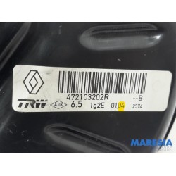 Renault - Clio - Brake servo