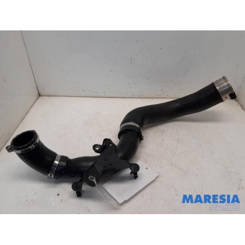 Renault - Clio - Intercooler hose