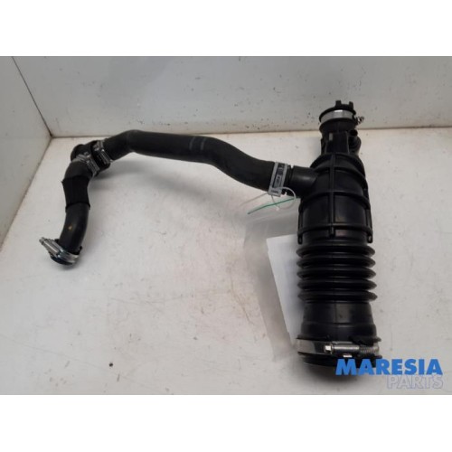 Renault - Clio - Air intake hose