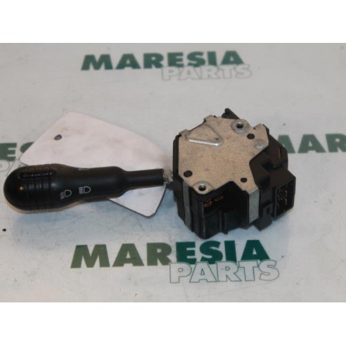 Renault - Twingo - Indicator switch