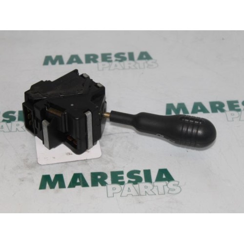 Renault - Twingo - Indicator switch