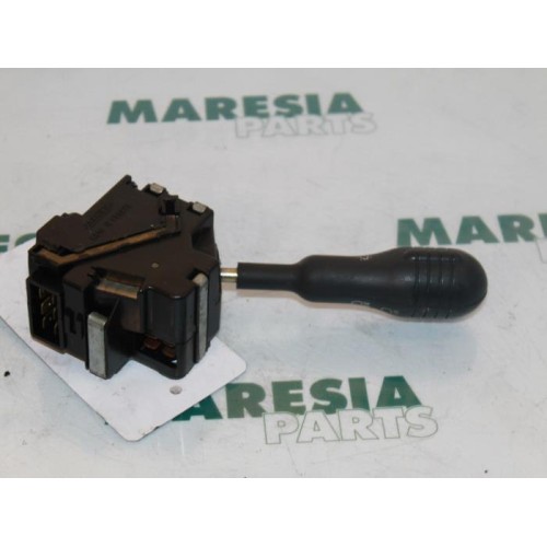 Renault - Twingo - Indicator switch