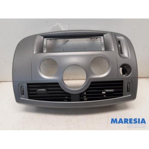Renault - Grand Scenic - Dashboard vent