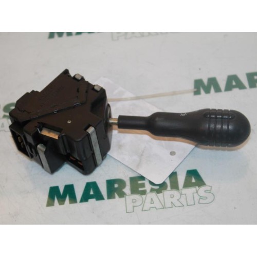 Renault - Twingo - Indicator switch