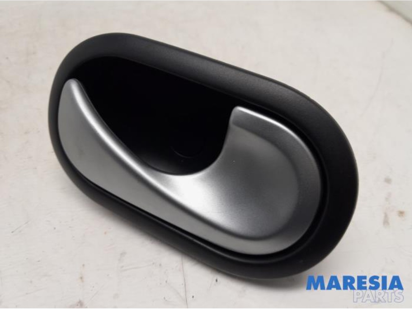 Renault - Grand Scenic - Front door handle 4-door, right