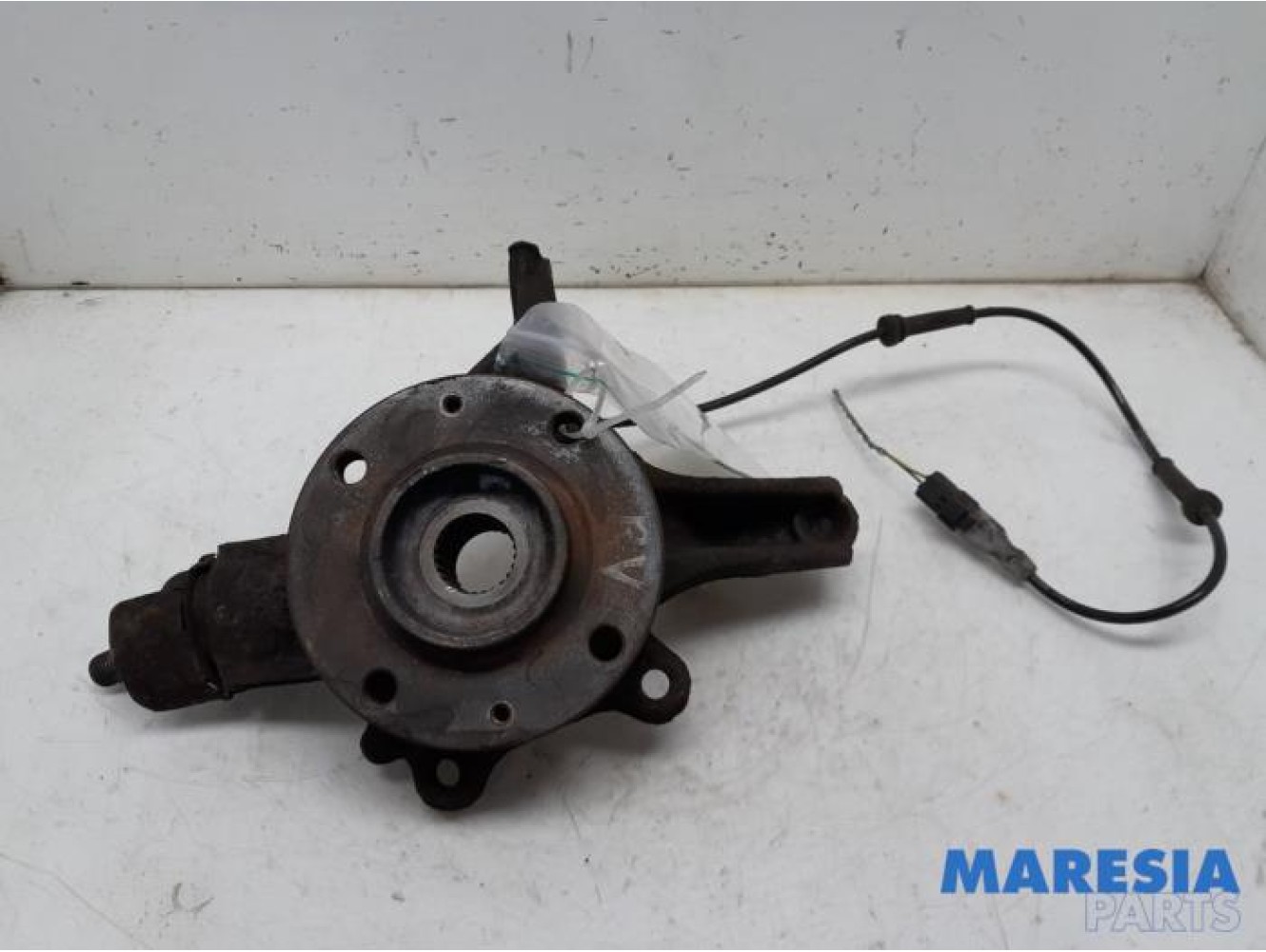 Peugeot - 5008 - Knuckle, front right