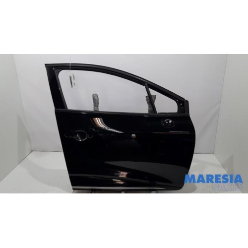 Renault - Clio - Front door 4-door, right