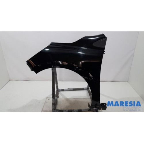 Renault - Clio - Front wing, left