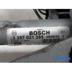 Peugeot - 5008 - Front wiper motor