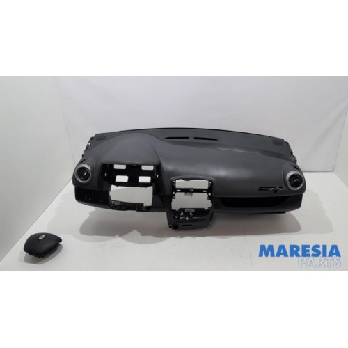 Renault - Clio - Airbag set + dashboard