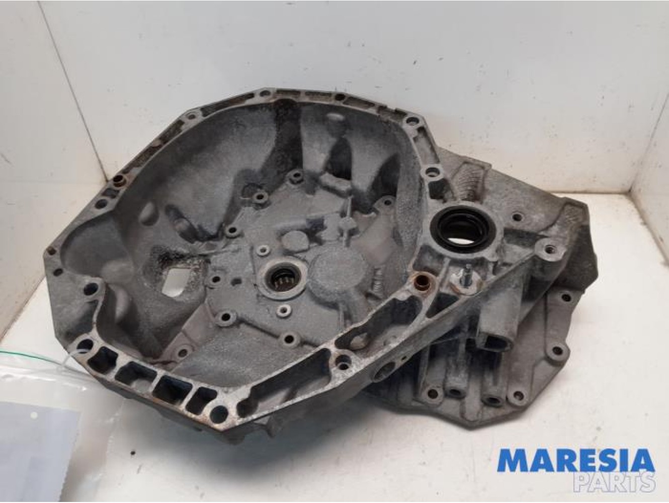 Renault - Captur - Gearbox casing