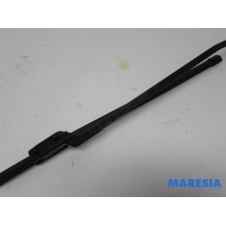 Peugeot - 5008 - Front wiper arm