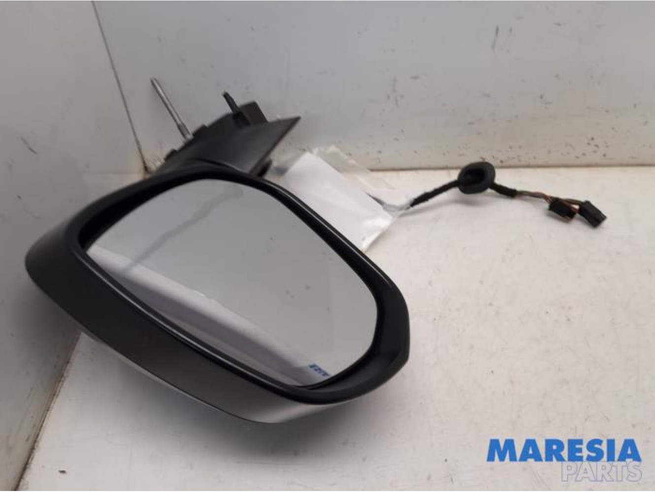 Peugeot - 5008 - Wing mirror, left