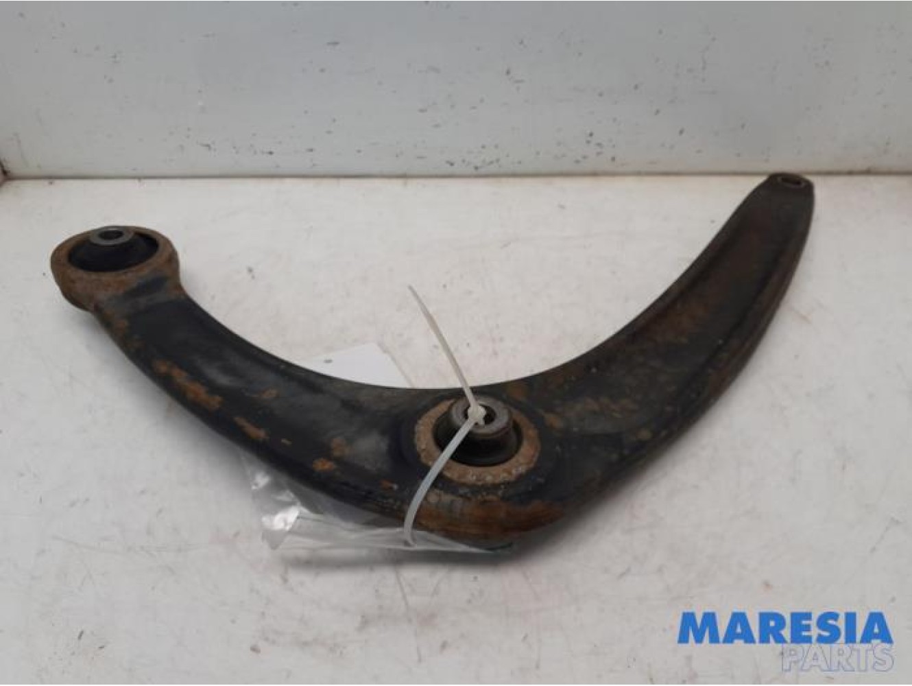 Peugeot - 5008 - Front lower wishbone, right