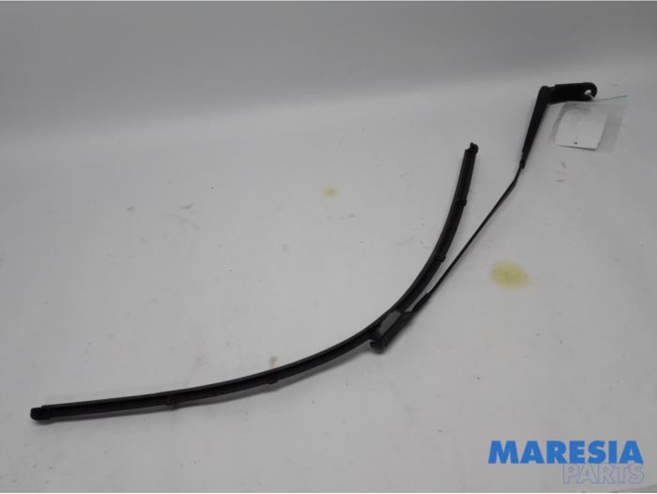 Peugeot - 5008 - Front wiper arm