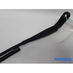 Peugeot - 5008 - Front wiper arm