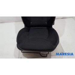 Renault - Clio - Seat, right