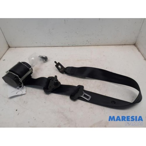 Renault - ZOE - Rear seatbelt, left