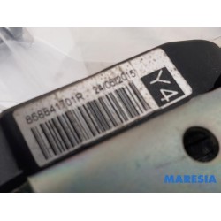 Renault - ZOE - Front seatbelt, right