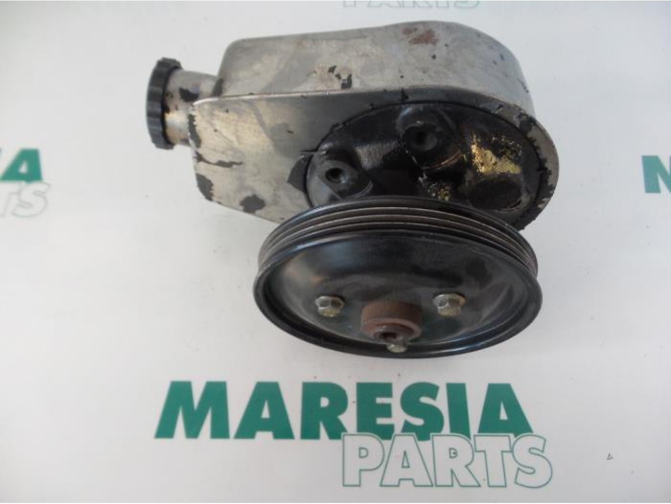 Renault - Megane - Power steering pump