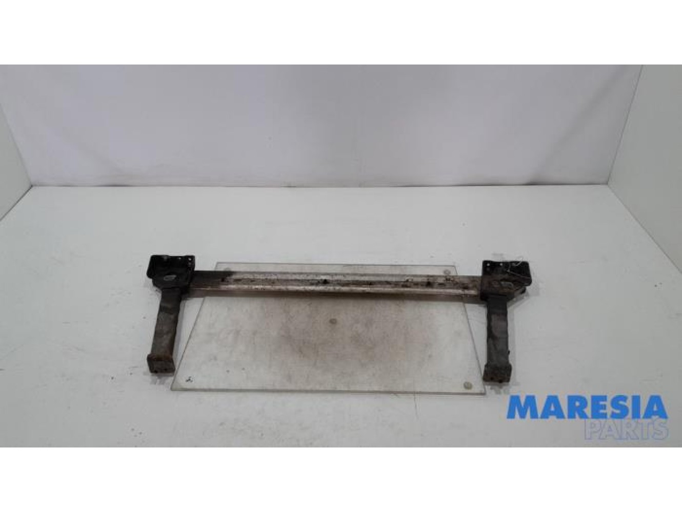 Renault - Grand Scenic - Barre radiateur