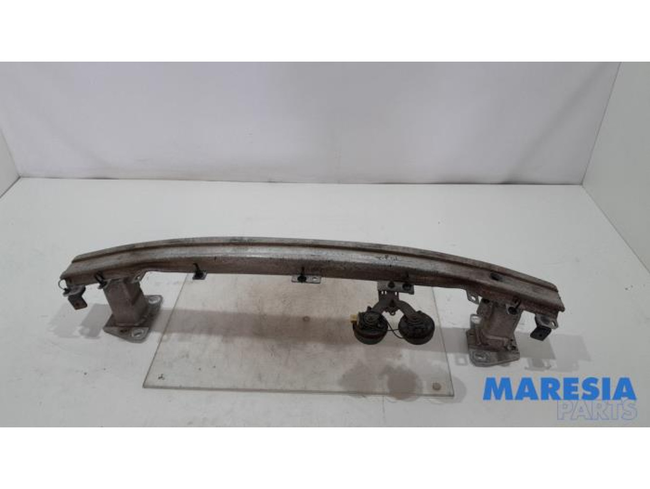 Renault - Megane - Front bumper frame