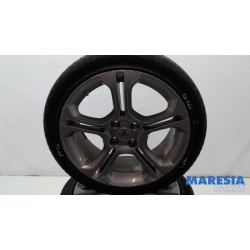 Renault - Clio - Sportvelgenset + winterbanden