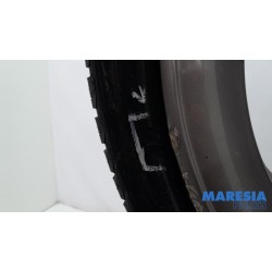 Renault - Clio - Sportvelgenset + winterbanden