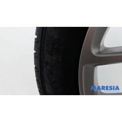 Renault - Clio - Sportvelgenset + banden