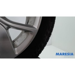 Renault - Clio - Sportvelgenset + banden