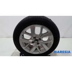 Renault - Clio - Sportvelgenset + banden