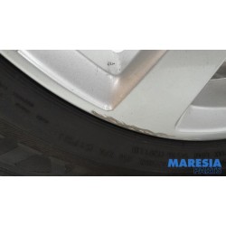 Renault - Clio - Sportvelgenset + banden