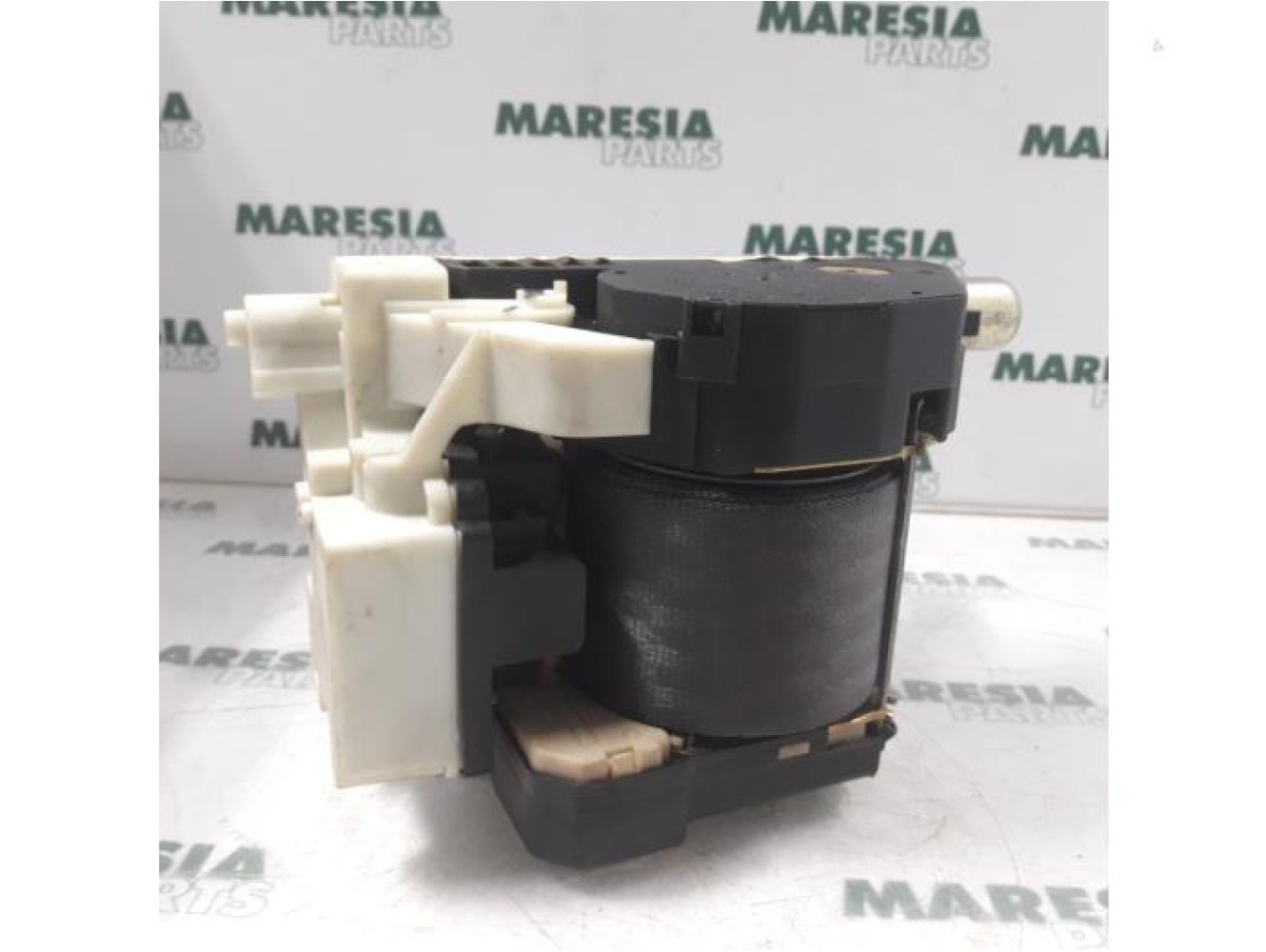 Fiat - Punto - Front seatbelt, right