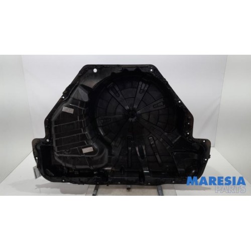 Renault - Grand Scenic - Reserveradkasten