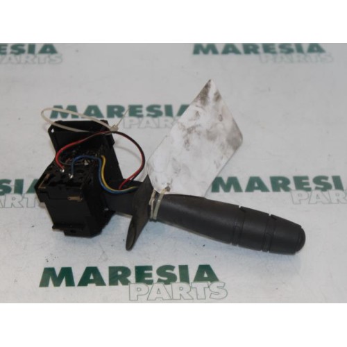 Renault - Clio - Indicator switch
