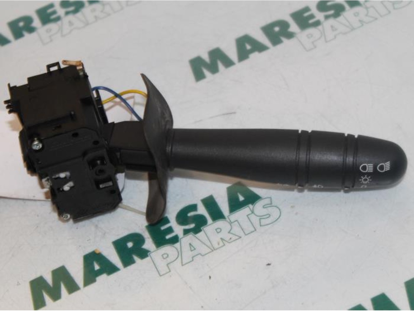Renault - Clio - Indicator switch