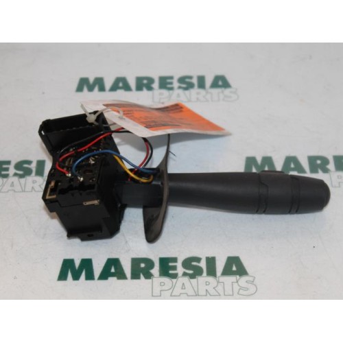 Renault - Clio - Indicator switch