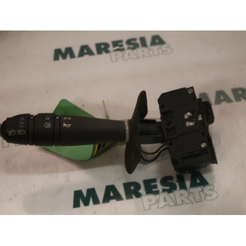 Renault - Clio - Indicator switch