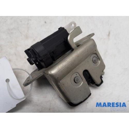 Fiat - Panda - Tailgate lock mechanism
