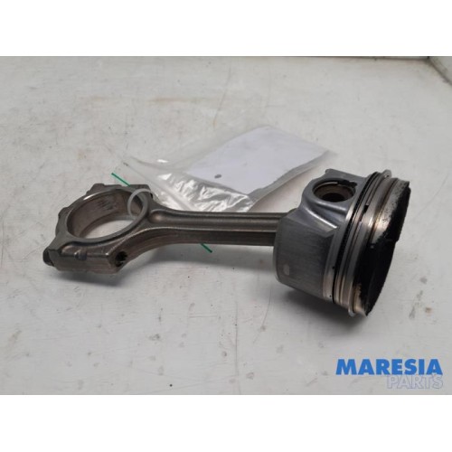 Renault - Captur - Piston