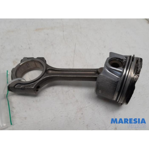 Renault - Captur - Piston