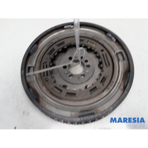 Renault - Captur - Flywheel
