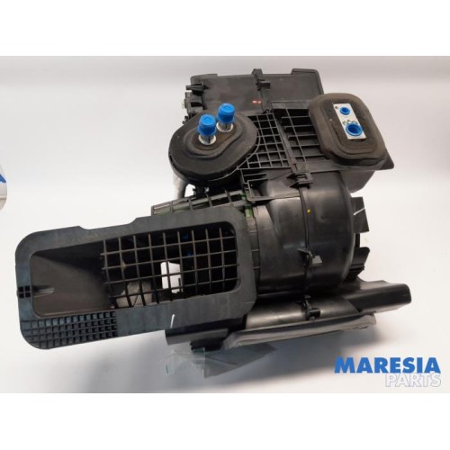 Renault - Clio - Heater housing