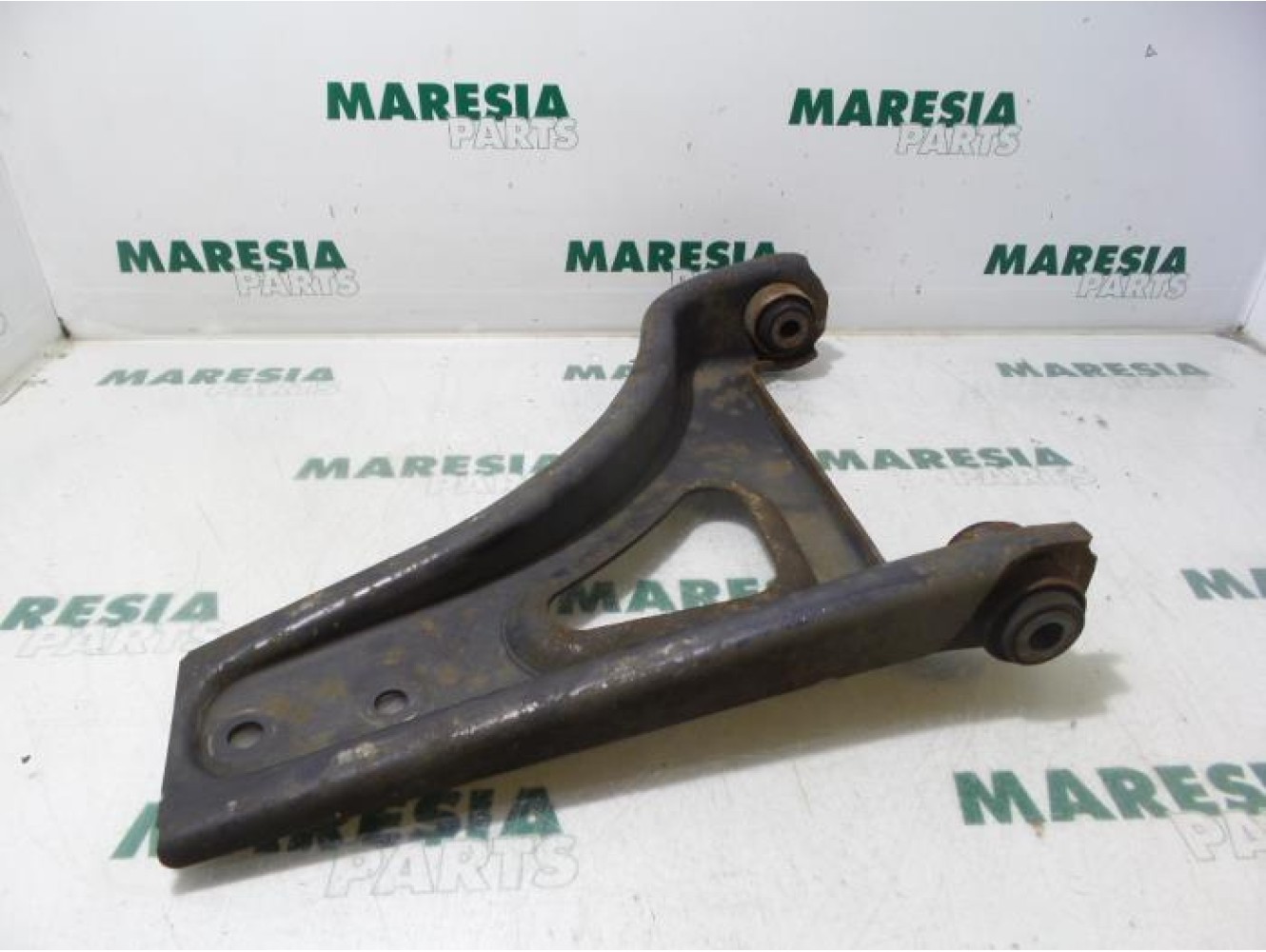 Renault - Twingo - Front lower wishbone, right