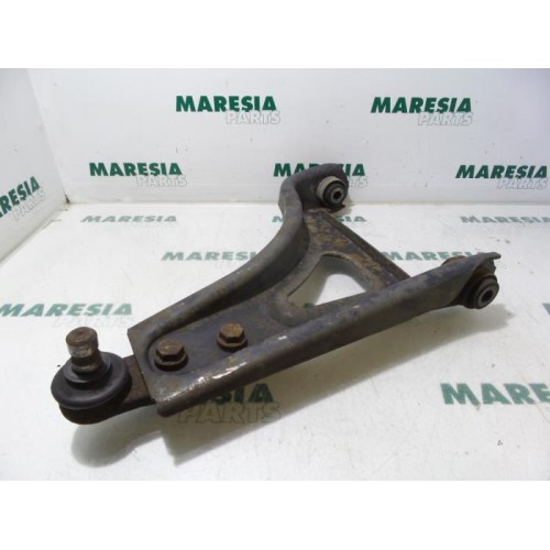 Renault - Twingo - Front lower wishbone, right