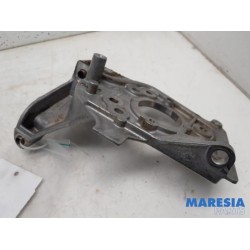 Peugeot - 308 - Stütze Dieselpumpe